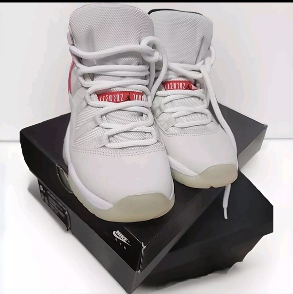 platinum jordan 11